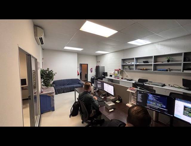 BUSINESS PROPERTY TO RENT IN NORTHGATE ISLAND